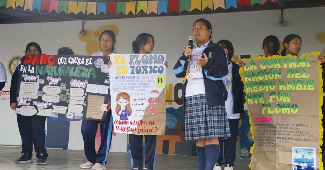 Institución educativa N° 7233 Matsu Utsumi, Villa María del Triunfo. Alumnas: Alondra Ramos, Hirka Rodriguez, Mayte Pérez, Esther Quispe, Andrea Huarcaya, Adriana Silva, Naomi Rojas, Abigail Salvador y Beatriz Layme presentando el día de la inauguración.